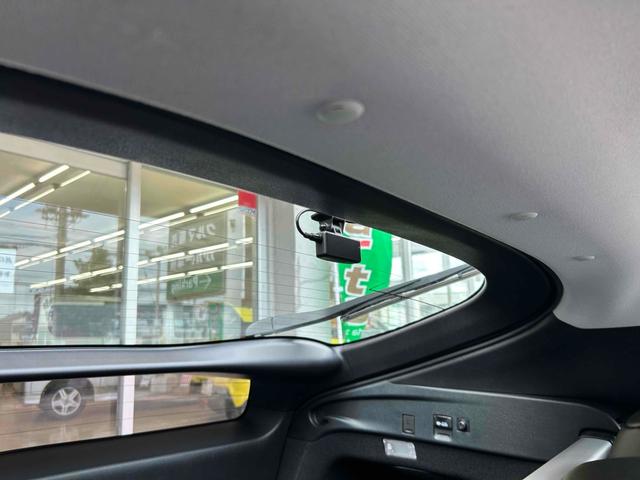 プリウス Ｓツーリングセレクション・ブラックエディション　ドライブレコーダー（前後カメラ）　クリアランスソナー　レーンアシスト　クルコン　衝突被害軽減システム　全方位カメラ　フルセグＴＶ　Ｂｌｕｅｔｏｏｔｈオーディオ　オートマチックハイビーム　ＥＴＣ２．０（16枚目）