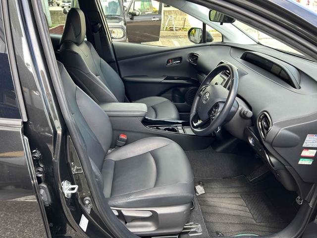 プリウス Ｓツーリングセレクション・ブラックエディション　ドライブレコーダー（前後カメラ）　クリアランスソナー　レーンアシスト　クルコン　衝突被害軽減システム　全方位カメラ　フルセグＴＶ　Ｂｌｕｅｔｏｏｔｈオーディオ　オートマチックハイビーム　ＥＴＣ２．０（30枚目）