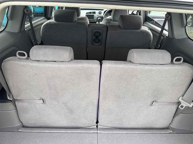 ストリーム Ｘ　ＨＤＤナビパッケージ　ＥＴＣ　バックカメラ　ナビ　オートライト　ＨＩＤ　キーレスエントリー　電動格納ミラー　３列シート　ＡＴ　アルミホイール　ＡＢＳ　エアコン　パワーステアリング（18枚目）