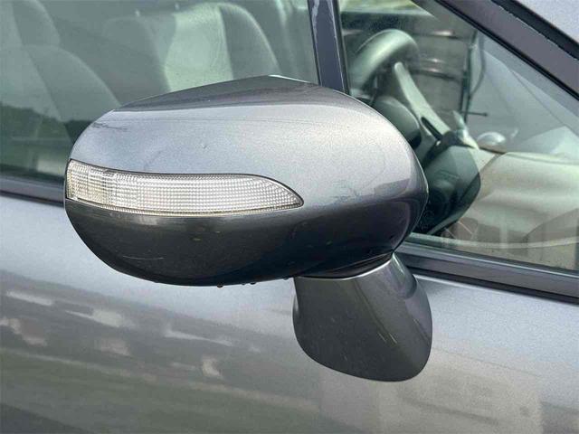 ストリーム Ｘ　ＨＤＤナビパッケージ　ＥＴＣ　バックカメラ　ナビ　オートライト　ＨＩＤ　キーレスエントリー　電動格納ミラー　３列シート　ＡＴ　アルミホイール　ＡＢＳ　エアコン　パワーステアリング（24枚目）