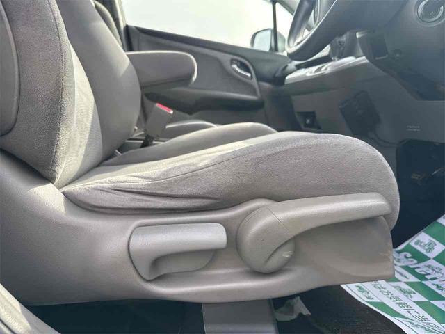 ストリーム Ｘ　ＨＤＤナビパッケージ　ＥＴＣ　バックカメラ　ナビ　オートライト　ＨＩＤ　キーレスエントリー　電動格納ミラー　３列シート　ＡＴ　アルミホイール　ＡＢＳ　エアコン　パワーステアリング（37枚目）