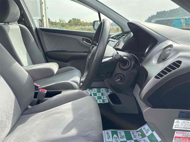 ストリーム Ｘ　ＨＤＤナビパッケージ　ＥＴＣ　バックカメラ　ナビ　オートライト　ＨＩＤ　キーレスエントリー　電動格納ミラー　３列シート　ＡＴ　アルミホイール　ＡＢＳ　エアコン　パワーステアリング（39枚目）