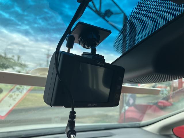 シャトル ハイブリッド　ホンダセンシング　４ＷＤ　ドライブレコーダー　バックカメラ　ナビ　オートクルーズコントロール　レーンアシスト　衝突被害軽減システム　オートライト　スマートキー　電動格納ミラー　ＡＴ　盗難防止システム　衝突安全ボディ（22枚目）