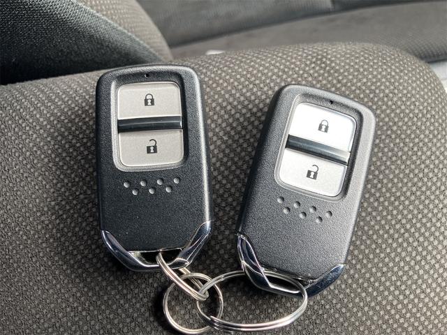 シャトル ハイブリッド　ホンダセンシング　４ＷＤ　ドライブレコーダー　バックカメラ　ナビ　オートクルーズコントロール　レーンアシスト　衝突被害軽減システム　オートライト　スマートキー　電動格納ミラー　ＡＴ　盗難防止システム　衝突安全ボディ（27枚目）