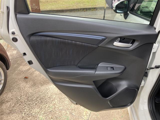 シャトル ハイブリッド　ホンダセンシング　４ＷＤ　ドライブレコーダー　バックカメラ　ナビ　オートクルーズコントロール　レーンアシスト　衝突被害軽減システム　オートライト　スマートキー　電動格納ミラー　ＡＴ　盗難防止システム　衝突安全ボディ（28枚目）