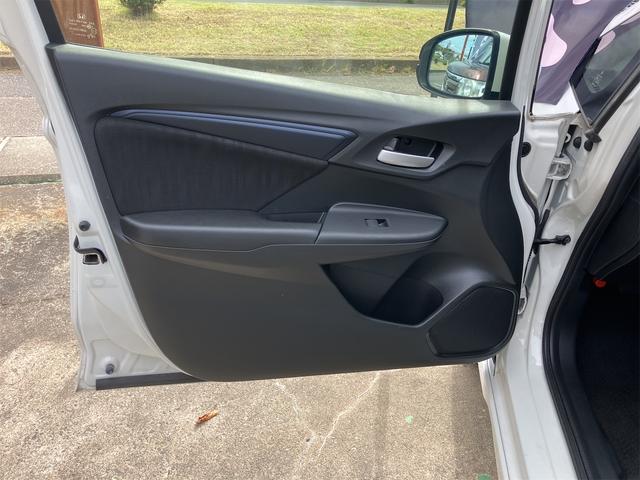 シャトル ハイブリッド　ホンダセンシング　４ＷＤ　ドライブレコーダー　バックカメラ　ナビ　オートクルーズコントロール　レーンアシスト　衝突被害軽減システム　オートライト　スマートキー　電動格納ミラー　ＡＴ　盗難防止システム　衝突安全ボディ（29枚目）