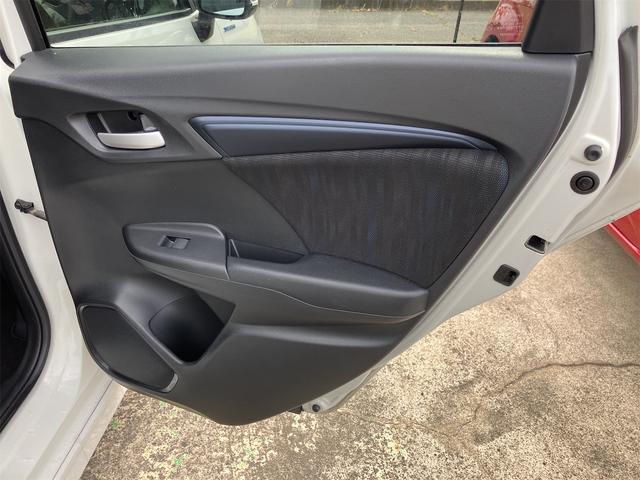 シャトル ハイブリッド　ホンダセンシング　４ＷＤ　ドライブレコーダー　バックカメラ　ナビ　オートクルーズコントロール　レーンアシスト　衝突被害軽減システム　オートライト　スマートキー　電動格納ミラー　ＡＴ　盗難防止システム　衝突安全ボディ（35枚目）