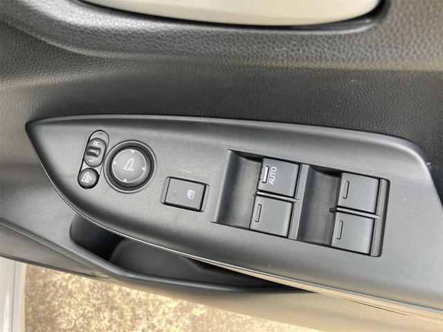 シャトル ハイブリッド　ホンダセンシング　４ＷＤ　ドライブレコーダー　バックカメラ　ナビ　オートクルーズコントロール　レーンアシスト　衝突被害軽減システム　オートライト　スマートキー　電動格納ミラー　ＡＴ　盗難防止システム　衝突安全ボディ（38枚目）