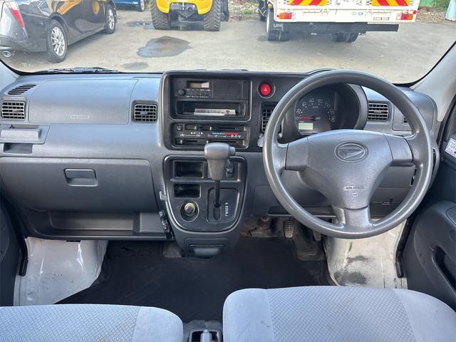 ハイゼットカーゴ ＤＸ　４ＷＤ　ＡＴ　ＥＴＣ　両側スライドドア　エアコン　パワーウィンドウ　運転席エアバッグ　助手席エアバッグ（11枚目）