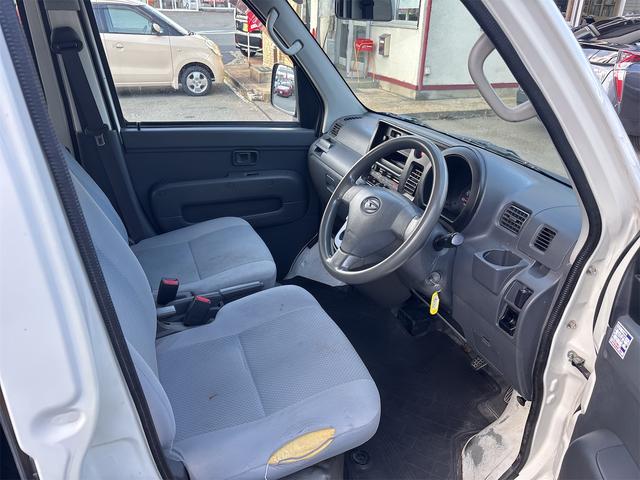 ハイゼットカーゴ ＤＸ　４ＷＤ　ＡＴ　ＥＴＣ　両側スライドドア　エアコン　パワーウィンドウ　運転席エアバッグ　助手席エアバッグ（12枚目）