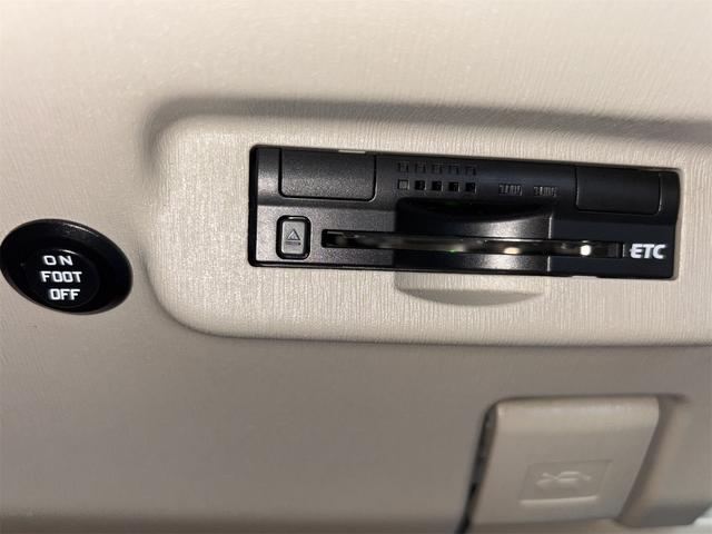 プリウス Sマイコーデ ETC ナビ TV アルミホイール オートライト HID CVT スマートキー 電動格納ミラー 100V電源 盗難防止システム Bluetooth 衝突安全ボディ ABS ESC エアコン(8枚目)