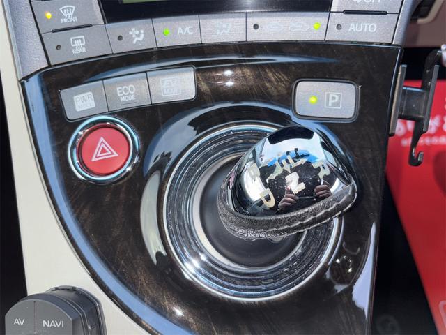 プリウス Sマイコーデ ETC ナビ TV アルミホイール オートライト HID CVT スマートキー 電動格納ミラー 100V電源 盗難防止システム Bluetooth 衝突安全ボディ ABS ESC エアコン(10枚目)
