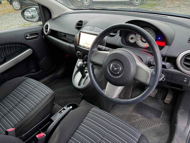 デミオ 　ＴＶ　ＣＶＴ　エアコン　パワーステアリング　パワーウィンドウ　運転席エアバッグ（3枚目）