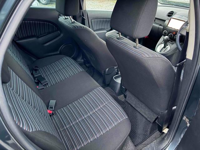 デミオ 　ＴＶ　ＣＶＴ　エアコン　パワーステアリング　パワーウィンドウ　運転席エアバッグ（4枚目）