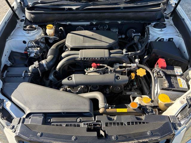 レガシィツーリングワゴン ２．５ｉ　Ｓパッケージ　４ＷＤ　ＥＴＣ　ナビ　オートクルーズコントロール　アルミホイール　ＨＩＤ　キーレスエントリー　電動格納ミラー　ＣＶＴ　盗難防止システム　衝突安全ボディ　ＡＢＳ　ＥＳＣ　エアコン　パワーステアリング（17枚目）