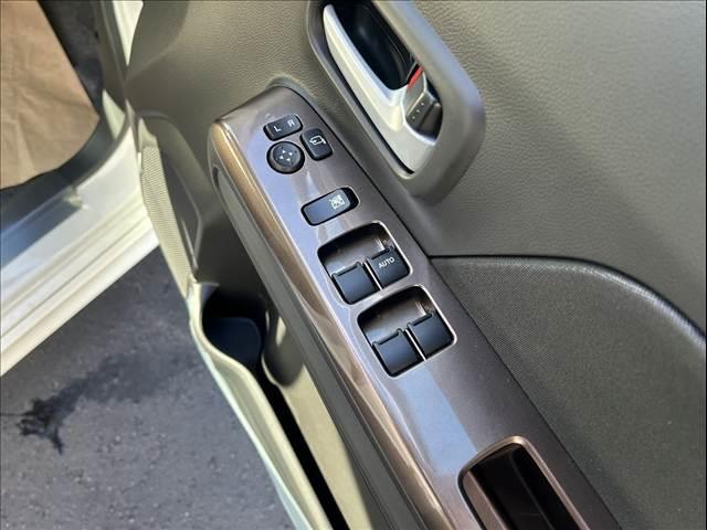 ワゴンＲカスタムＺ ＨＹＢＲＩＤ　ＺＸ　届出済未使用車（13枚目）