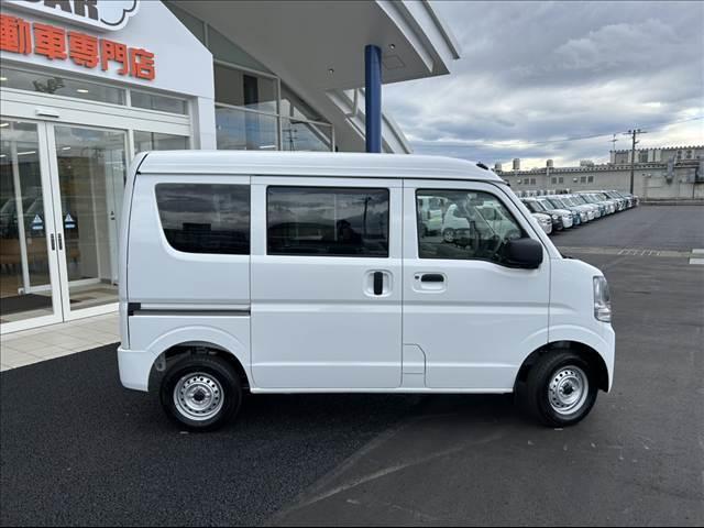 エブリイ ＰＡリミテッド　ＣＶＴ　４ＷＤ　届出済未使用車（7枚目）