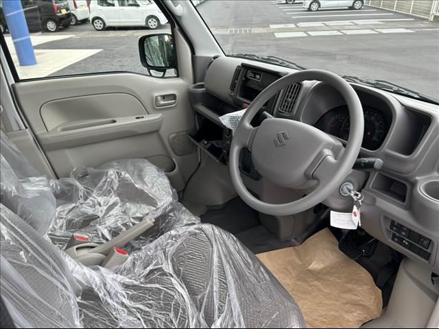 エブリイ ＰＡリミテッド　ＣＶＴ　４ＷＤ　届出済未使用車（9枚目）