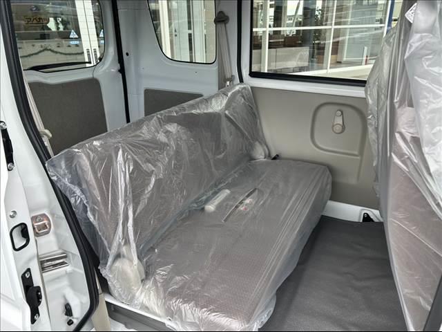 エブリイ ＰＡリミテッド　ＣＶＴ　４ＷＤ　届出済未使用車（17枚目）