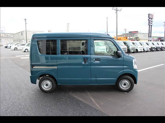 エブリイ ＰＡリミテッド　ＣＶＴ　４ＷＤ　届出済未使用車（9枚目）