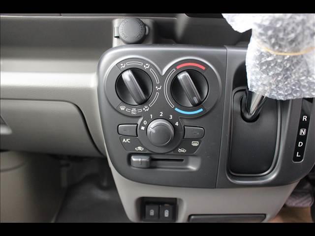 エブリイ ＰＡリミテッド　ＣＶＴ　４ＷＤ　届出済未使用車（12枚目）