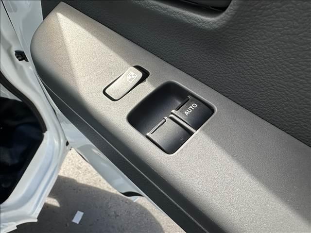 キャリイトラック ＫＣ　エアコン・パワステ　５ＭＴ　４ＷＤ　届出済未使用車（12枚目）