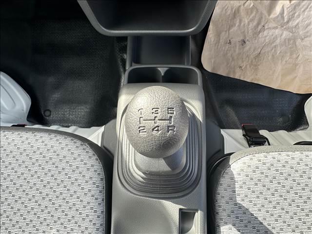 キャリイトラック ＫＣ　エアコン・パワステ　５ＭＴ　４ＷＤ　届出済未使用車（13枚目）