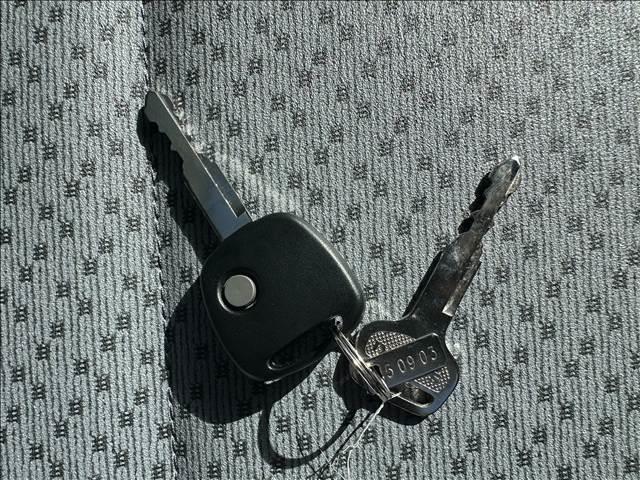 キャリイトラック ＫＣ　エアコン・パワステ　５ＭＴ　４ＷＤ　届出済未使用車（16枚目）