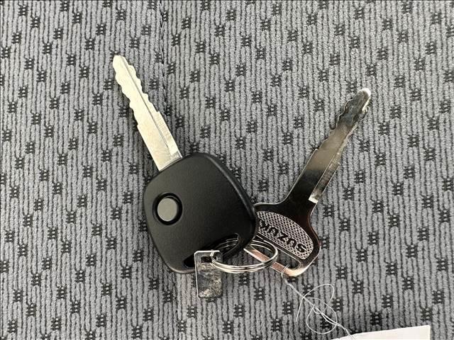 キャリイトラック ＫＣ　エアコン・パワステ　４ＡＴ　４ＷＤ　届出済未使用車（13枚目）