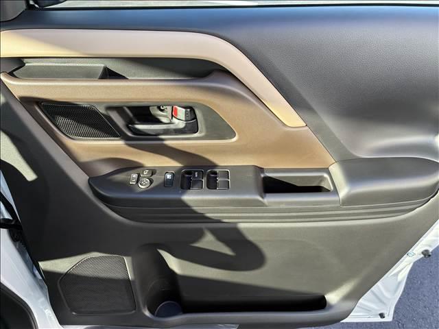 スペーシア ＨＹＢＲＩＤ　Ｇ　届出済未使用車（11枚目）