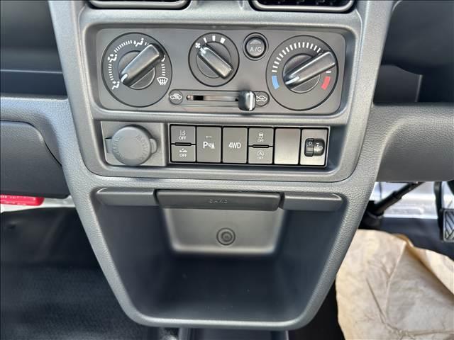 キャリイトラック ＫＣ　エアコン・パワステ　５ＭＴ　４ＷＤ　届出済未使用車（19枚目）