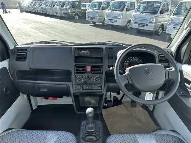 キャリイトラック ＫＣ　エアコン・パワステ　５ＭＴ　４ＷＤ　届出済未使用車（8枚目）