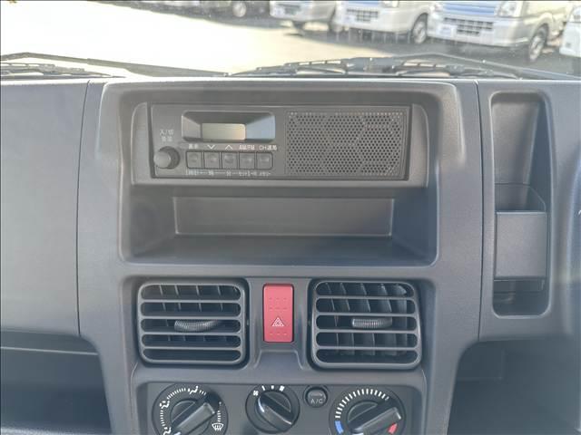 キャリイトラック ＫＣ　エアコン・パワステ　５ＭＴ　４ＷＤ　届出済未使用車（12枚目）