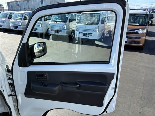 キャリイトラック ＫＣ　エアコン・パワステ　４ＡＴ　４ＷＤ　届出済未使用車（9枚目）