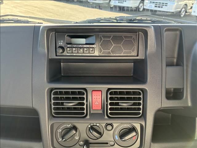 キャリイトラック ＫＣ　エアコン・パワステ　４ＡＴ　４ＷＤ　届出済未使用車（12枚目）