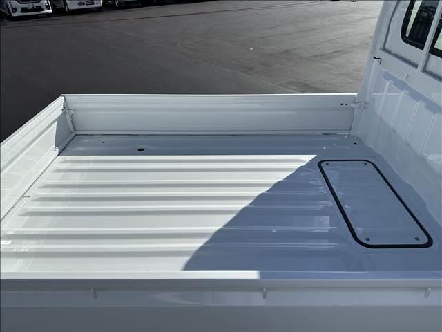 キャリイトラック ＫＣ　エアコン・パワステ　４ＡＴ　４ＷＤ　届出済未使用車（8枚目）