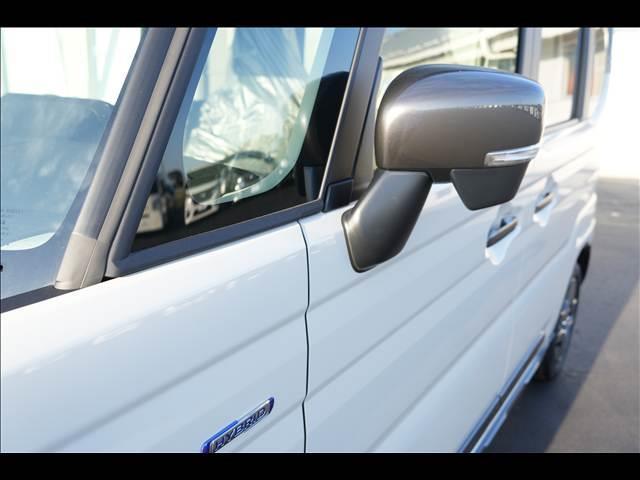 スペーシアギア ＨＹＢＲＩＤ　ＸＺ　届出済未使用車（4枚目）