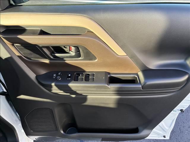 スペーシア ＨＹＢＲＩＤ　Ｘ　届出済未使用車（12枚目）