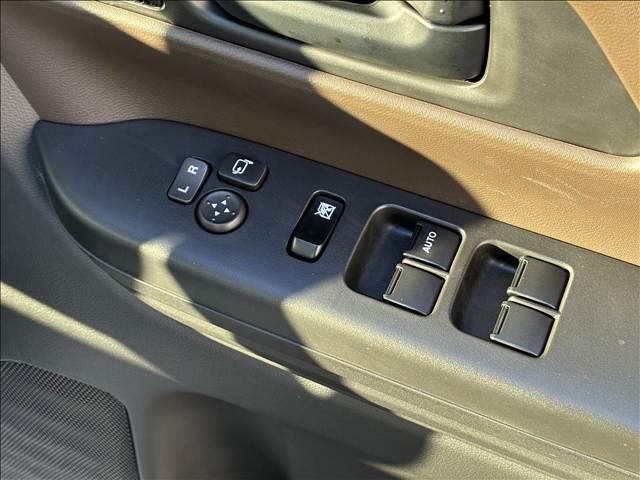 スペーシア ＨＹＢＲＩＤ　Ｘ　届出済未使用車（13枚目）