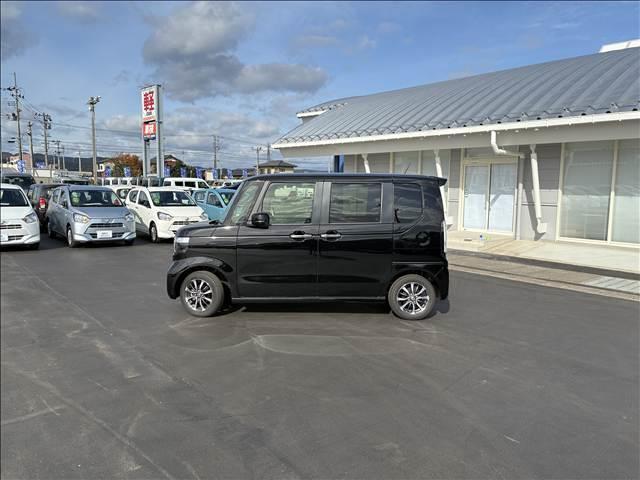 N-BOXカスタム ベースグレード 届出済未使用車(4枚目)