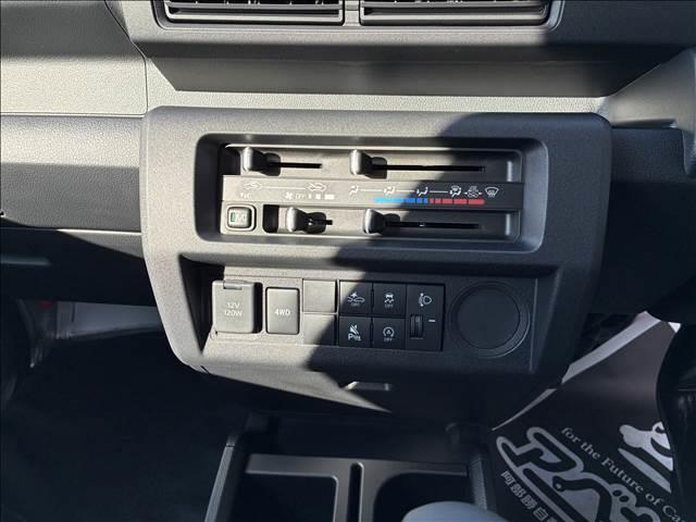 ハイゼットトラック スタンダード　ＭＴ　４ＷＤ　届出済未使用車（16枚目）