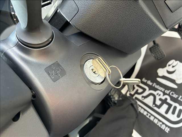 ハイゼットトラック スタンダード　ＭＴ　４ＷＤ　届出済未使用車（18枚目）