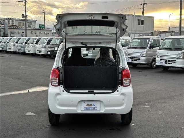 アルト L 届出済未使用車(9枚目)