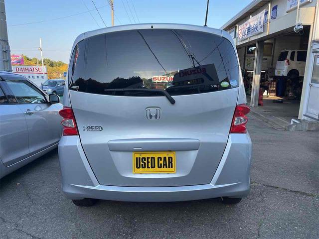 フリード G 4WD ETC バックカメラ 両側スライド・片側電動 キーレスエントリー 電動格納ミラー 3列シート ウォークスルー AT アルミホイール 衝突安全ボディ ABS エアコン パワーステアリング(14枚目)