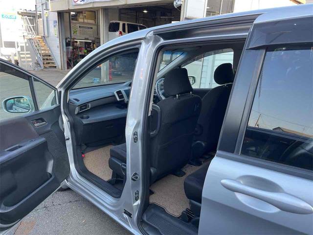 フリード G 4WD ETC バックカメラ 両側スライド・片側電動 キーレスエントリー 電動格納ミラー 3列シート ウォークスルー AT アルミホイール 衝突安全ボディ ABS エアコン パワーステアリング(26枚目)