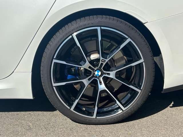 ８シリーズ ８４０ｉ　グランクーペ　カーボンリップ　ハイモースコート済みＤＲ　レーンアシスト　ＨＤＤナビ　ＬＥＤヘッドライト　本革シート　シートヒーター　オートクルーズコントロール　ＥＴＣ　ガラスルーフ（13枚目）