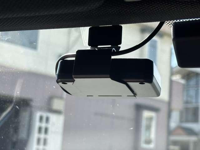 ８シリーズ ８４０ｉ　グランクーペ　カーボンリップ　ハイモースコート済みＤＲ　レーンアシスト　ＨＤＤナビ　ＬＥＤヘッドライト　本革シート　シートヒーター　オートクルーズコントロール　ＥＴＣ　ガラスルーフ（23枚目）