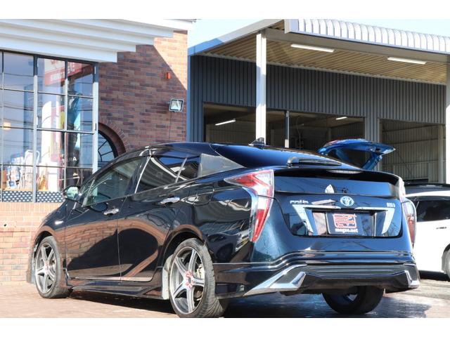 プリウス Ｓツーリングセレクション　走行距離無制限１年保証　車検整備付き　ナビ　社外ＡＷ　スマートキ―　Ｐスタート　盗難防止システム　ＥＴＣ　オートライト　車輛接近通報装置　本革シート　シートヒーター（8枚目）
