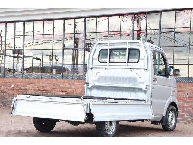 キャリイトラック ＫＣエアコン・パワステ　保証付　車検整備付　５ＭＴ　ＡＣ　パワステ　社外キーレス　社外パワーウィンドウ（6枚目）