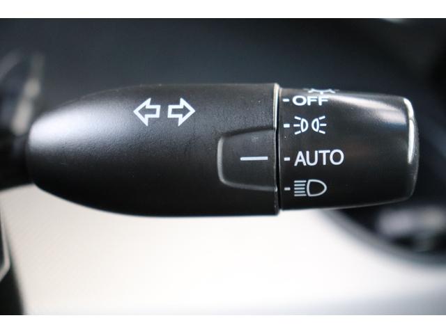 �I�[�g���C�g�����ŁA�g���l�����s���y�X��